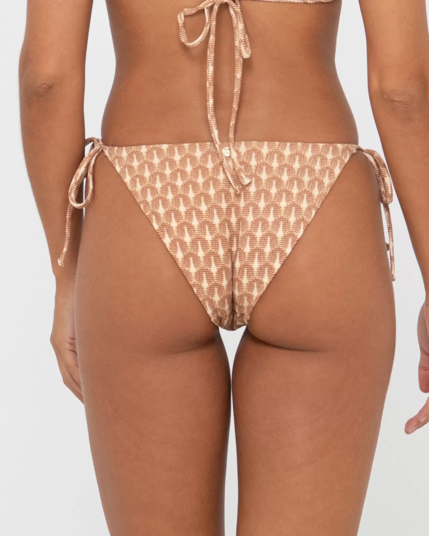 Mujer Rusty Braguita De Bikini A Media Pierna Con Estampado Panama Y Lazo Lateral