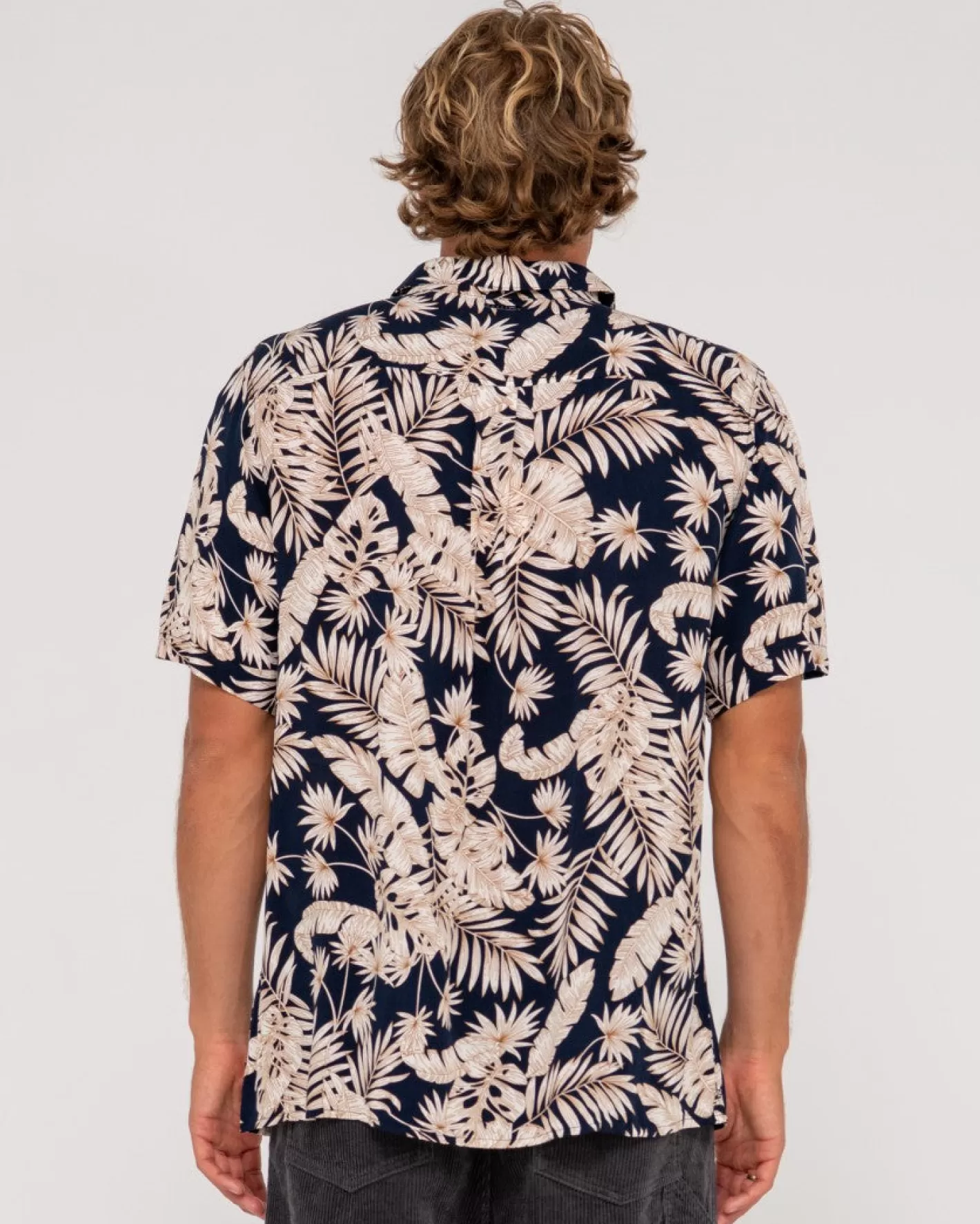 Hombre Rusty Camisa De Manga Corta De Ajuste Relajado Line Up