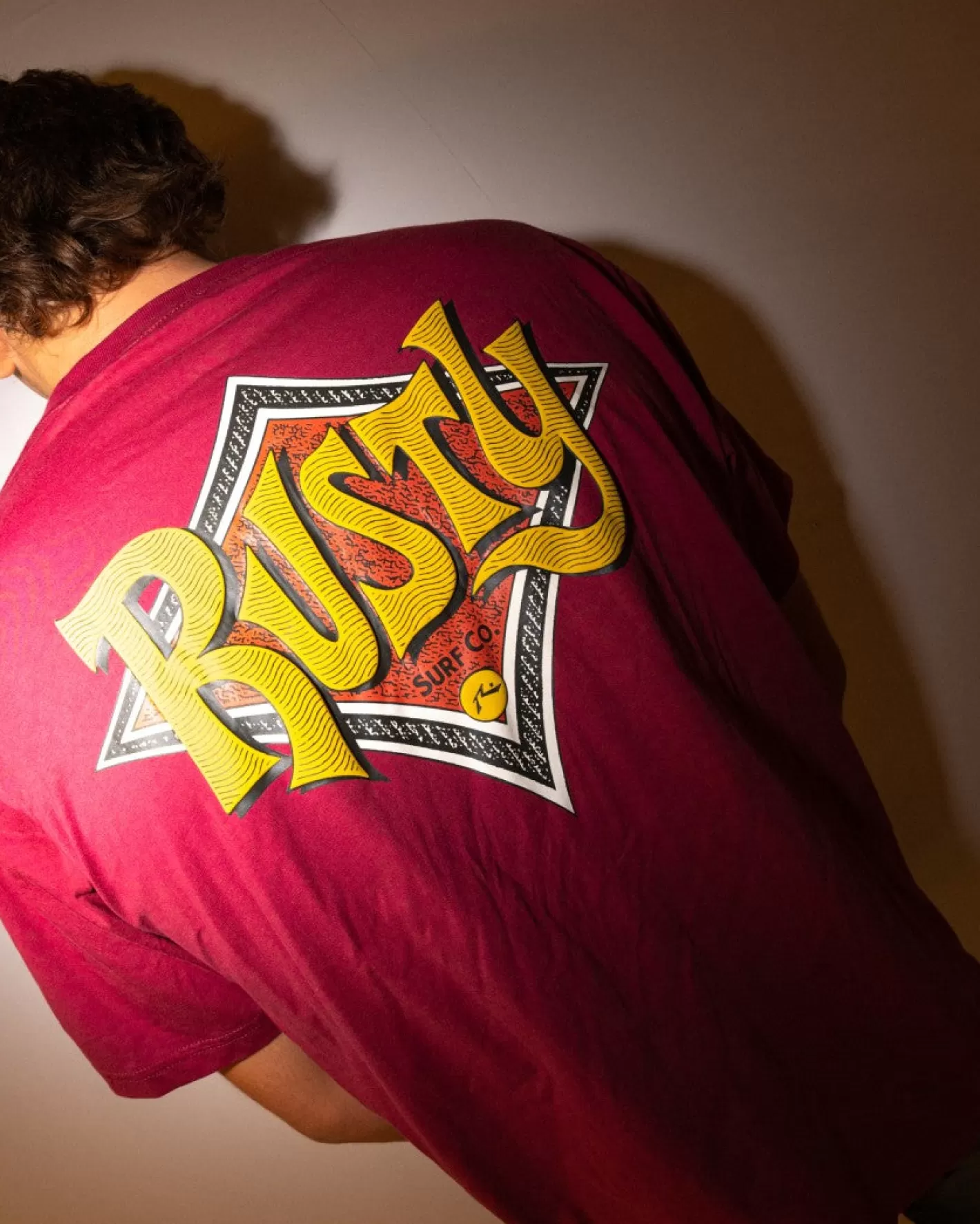 Hombre Rusty Camiseta Con Grafico De Manga Corta Y Diamantes Retorcidos