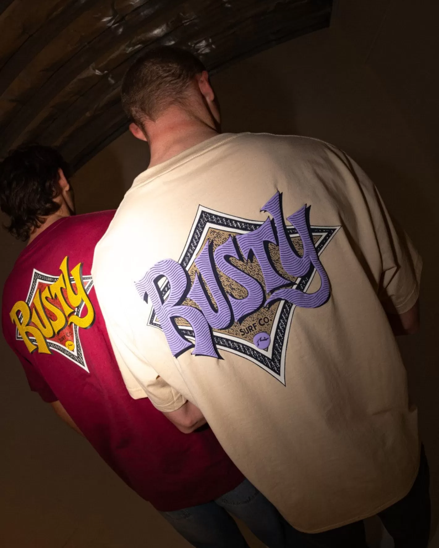 Hombre Rusty Camiseta Con Grafico De Manga Corta Y Diamantes Retorcidos