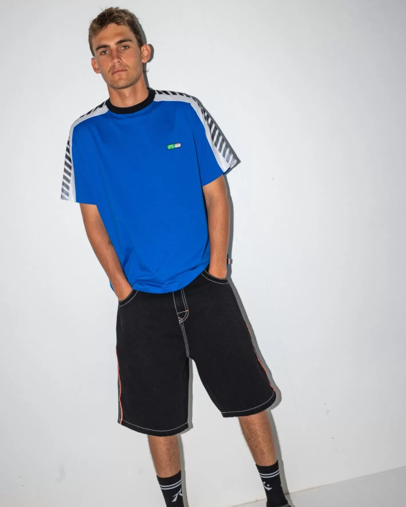 Hombre Rusty Camiseta Con Panel De Malla En Los Hombros De Crave The Grave