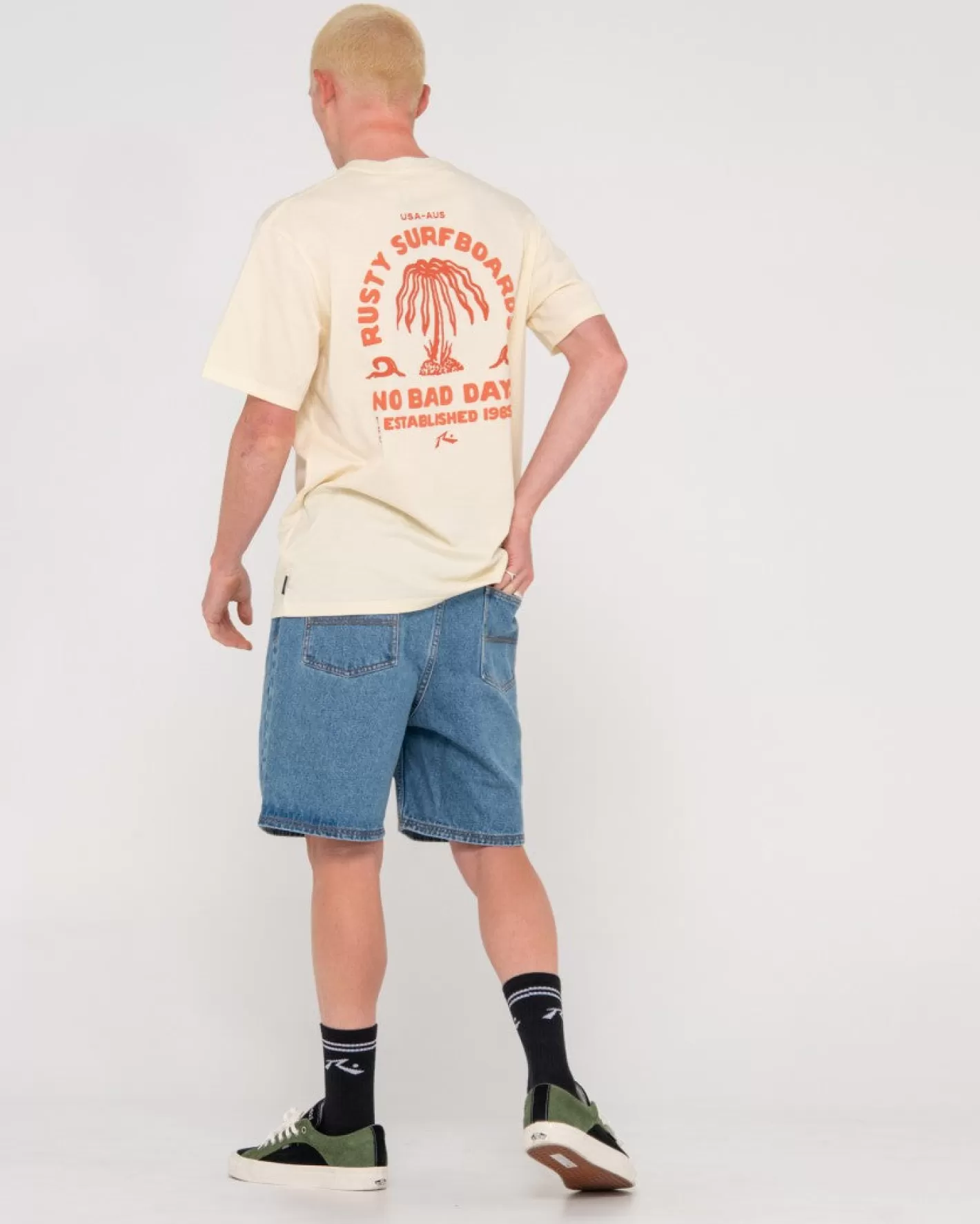 Hombre Rusty Camiseta Grafica De Manga Corta Apparition Island