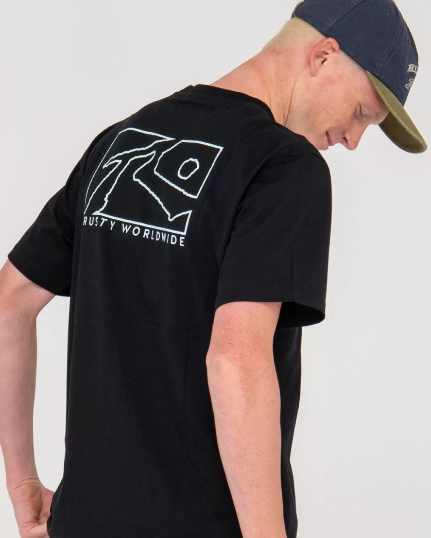 Hombre Rusty Camiseta Grafica De Manga Corta En Caja