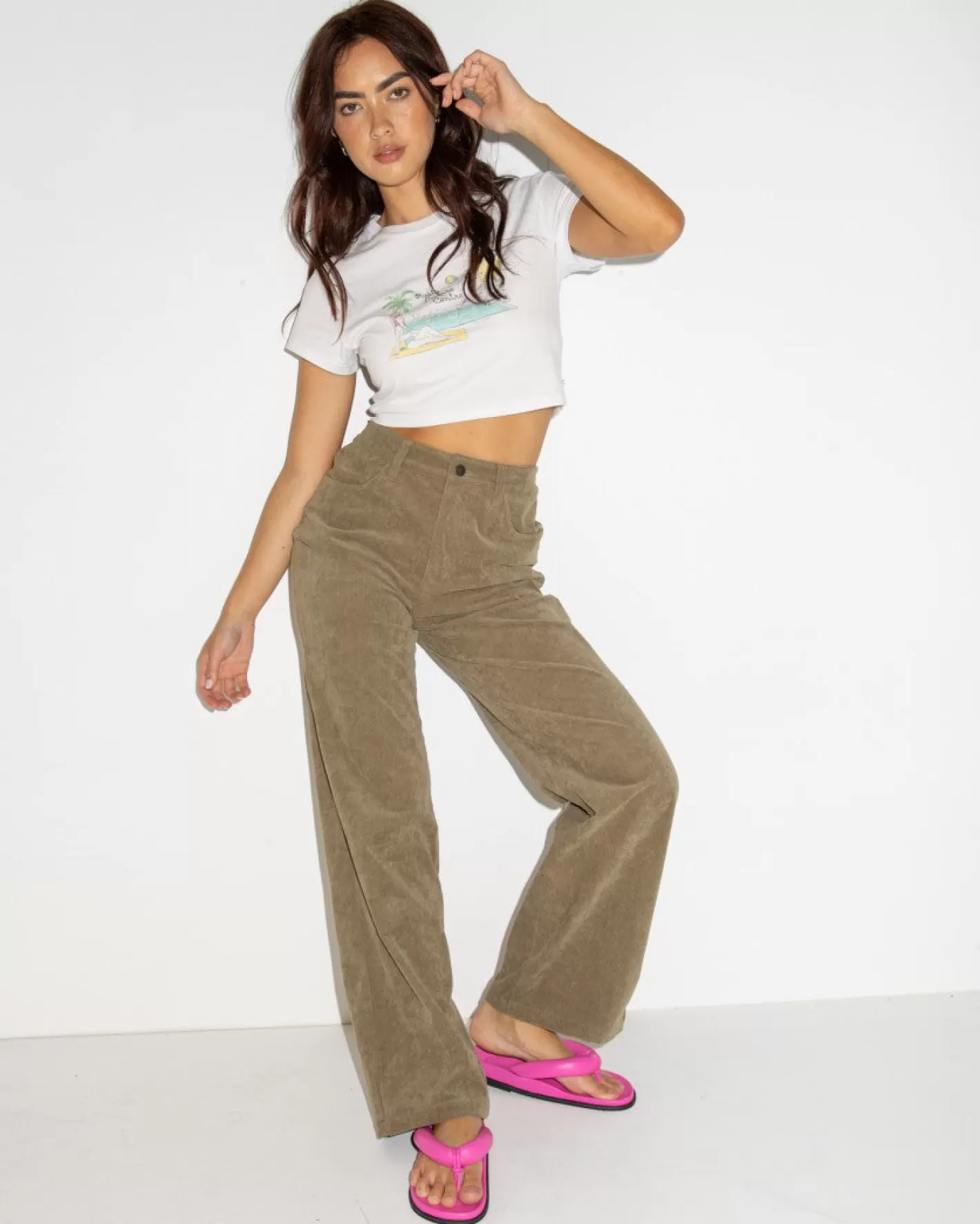 Mujer Rusty Camiseta Para Bebe Con Grafico Organico Junto A La Piscina