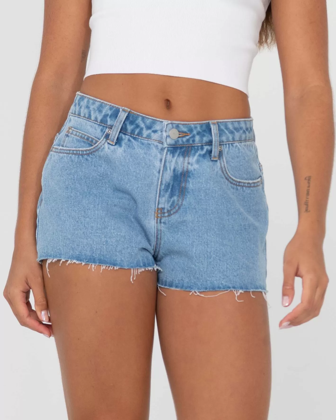 Mujer Rusty Pantalon Corto De Mezclilla Deshilachado De Talle Bajo Malta