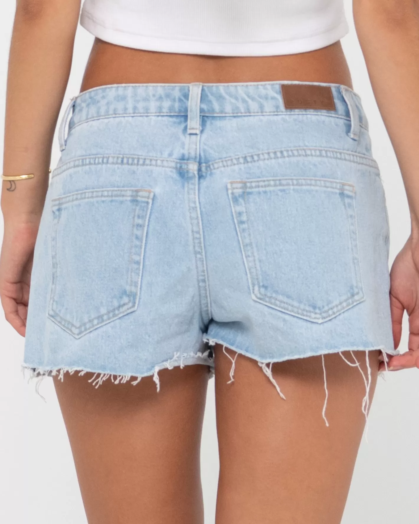 Mujer Rusty Pantalon Corto De Mezclilla Deshilachado De Talle Bajo Malta