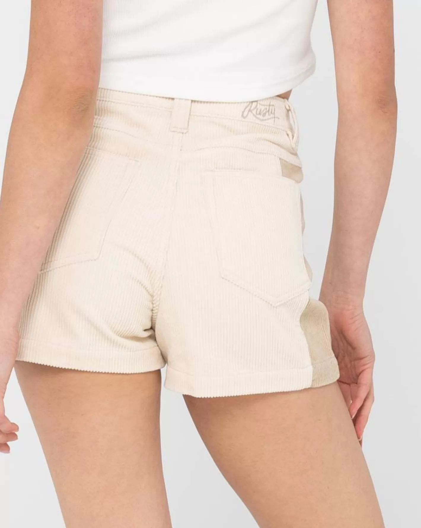 Mujer Rusty Pantalon Corto De Pana De Talle Alto Olivia