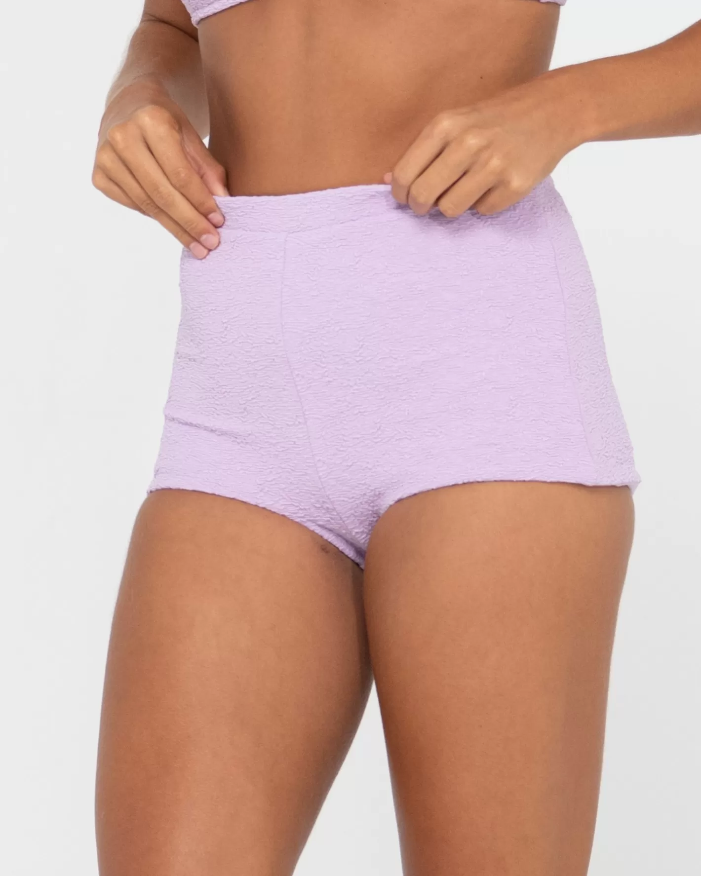 Mujer Rusty Shorts Surferos De Talle Alto Con Textura De Sandalo