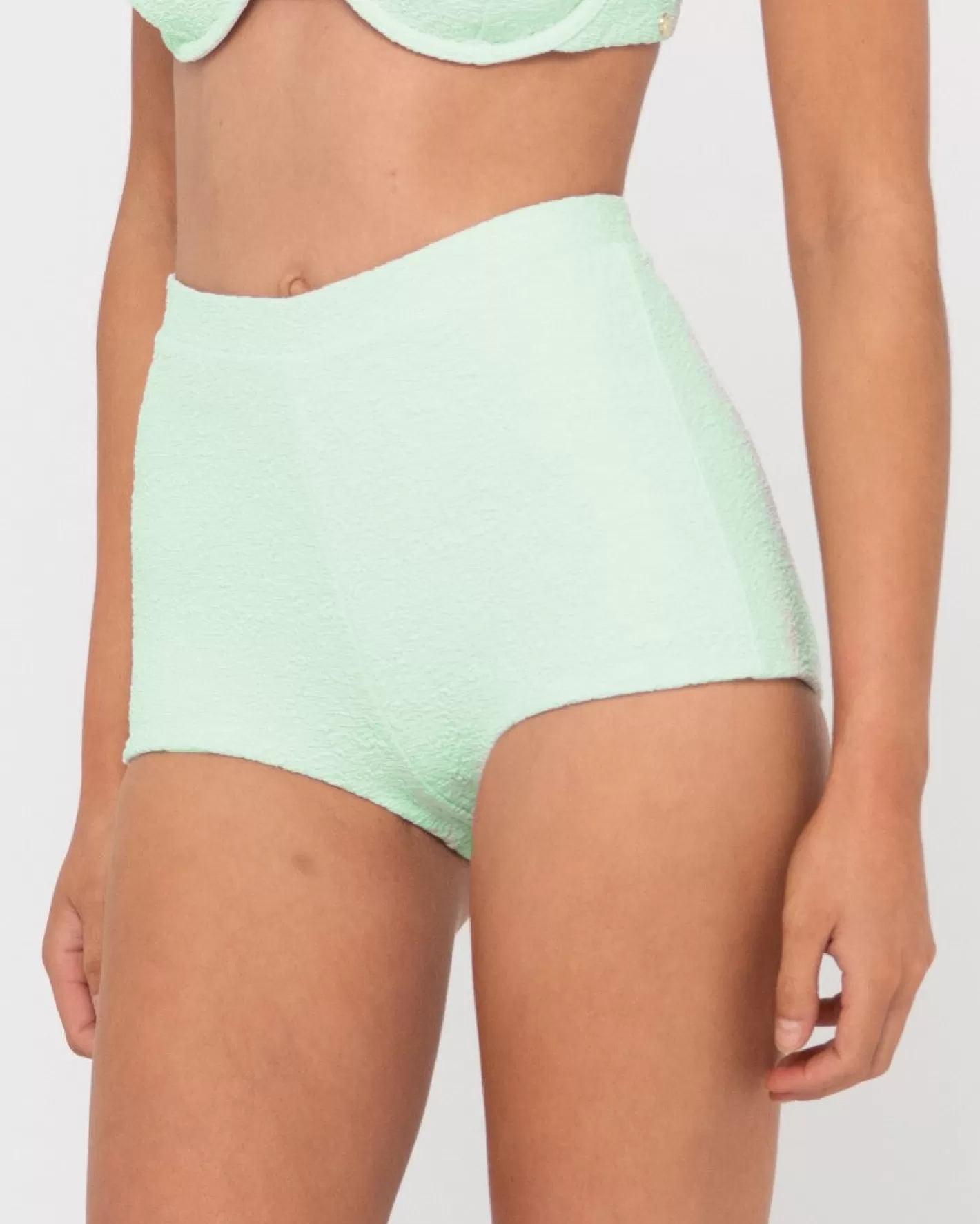 Mujer Rusty Shorts Surferos De Talle Alto Con Textura De Sandalo