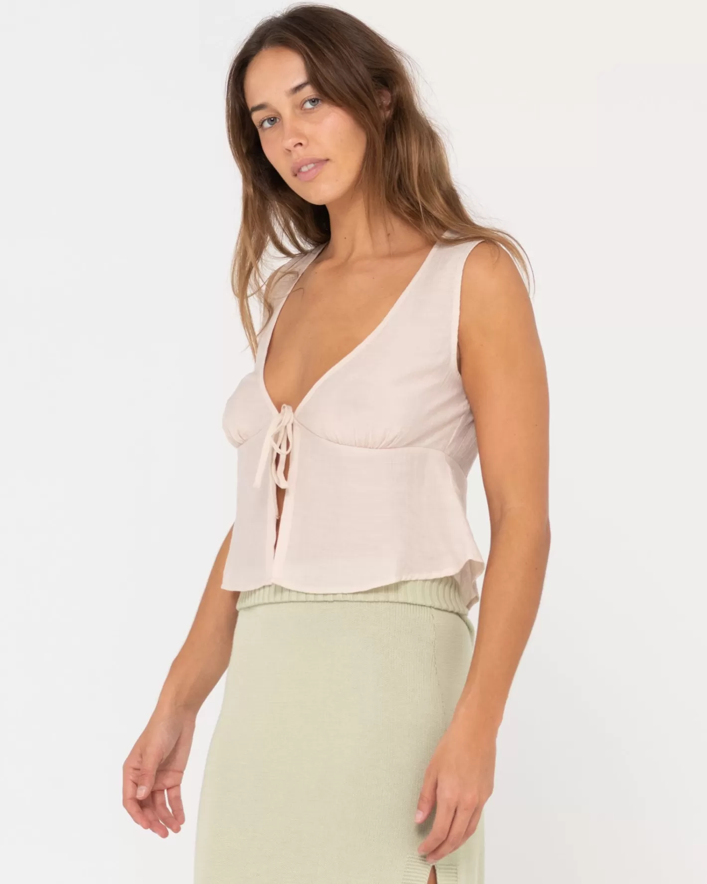 Mujer Rusty Top Sin Mangas Con Cuello En V Y Lazo Juni