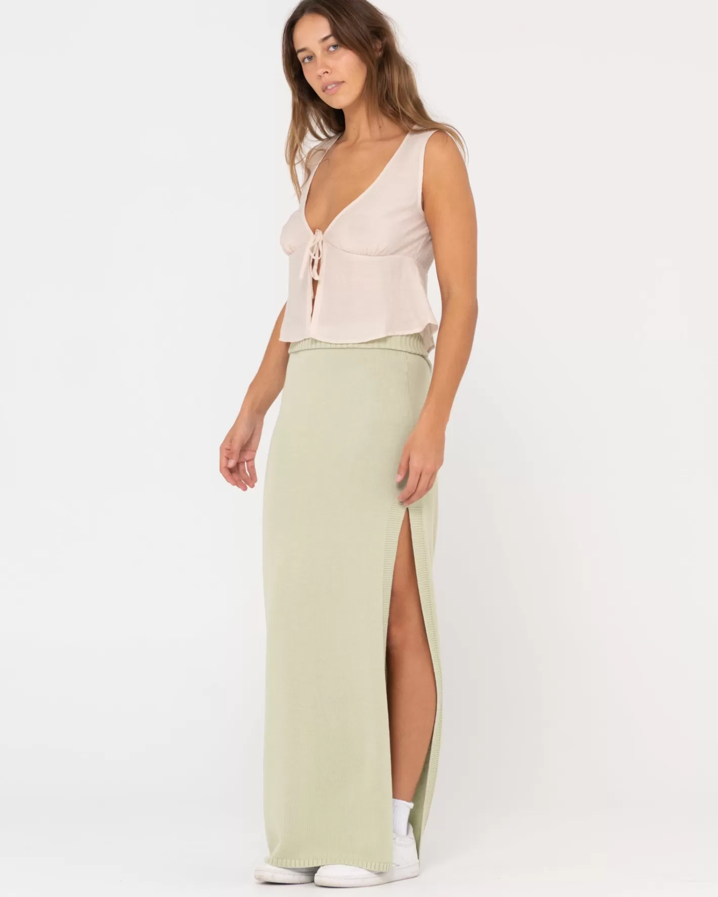 Mujer Rusty Top Sin Mangas Con Cuello En V Y Lazo Juni